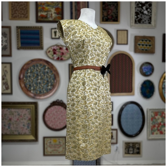 Anthro “Suede Bow Belt” - Picture 10 of 12